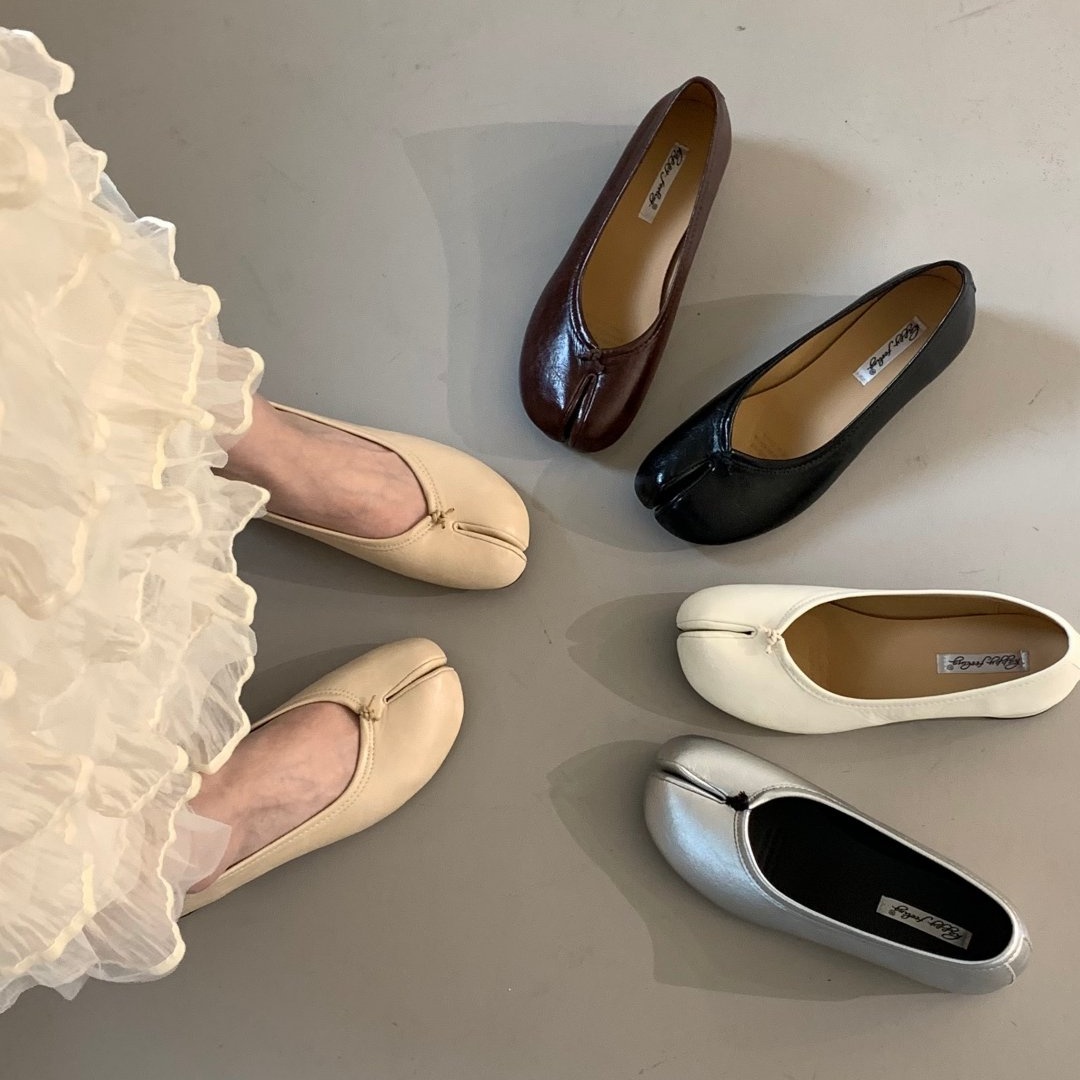Bailamos Women Low Heel Split  - огляд і ціна Shoes For Women Flats