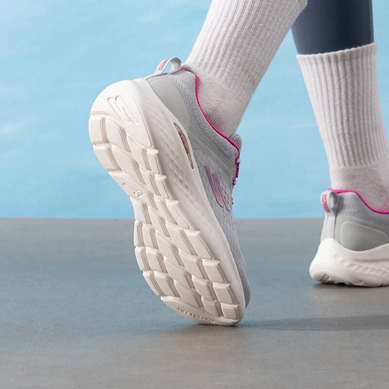 Skechers New Women Running Sho - огляд і ціна Women'S Shoes New Balance