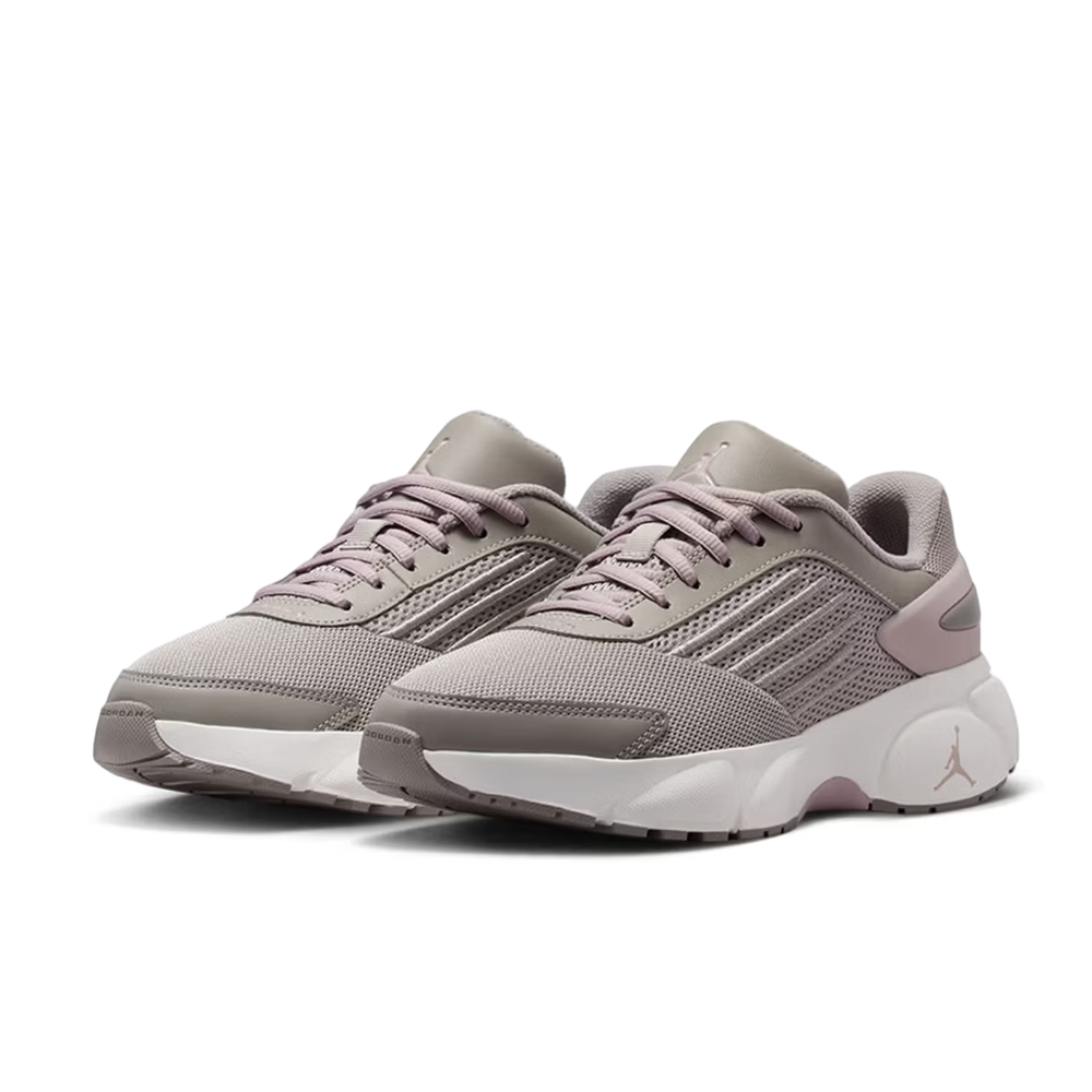 Nike Jordan TRUNNER FLOW: Comf - огляд і ціна Women'S Shoes Nike Jordan